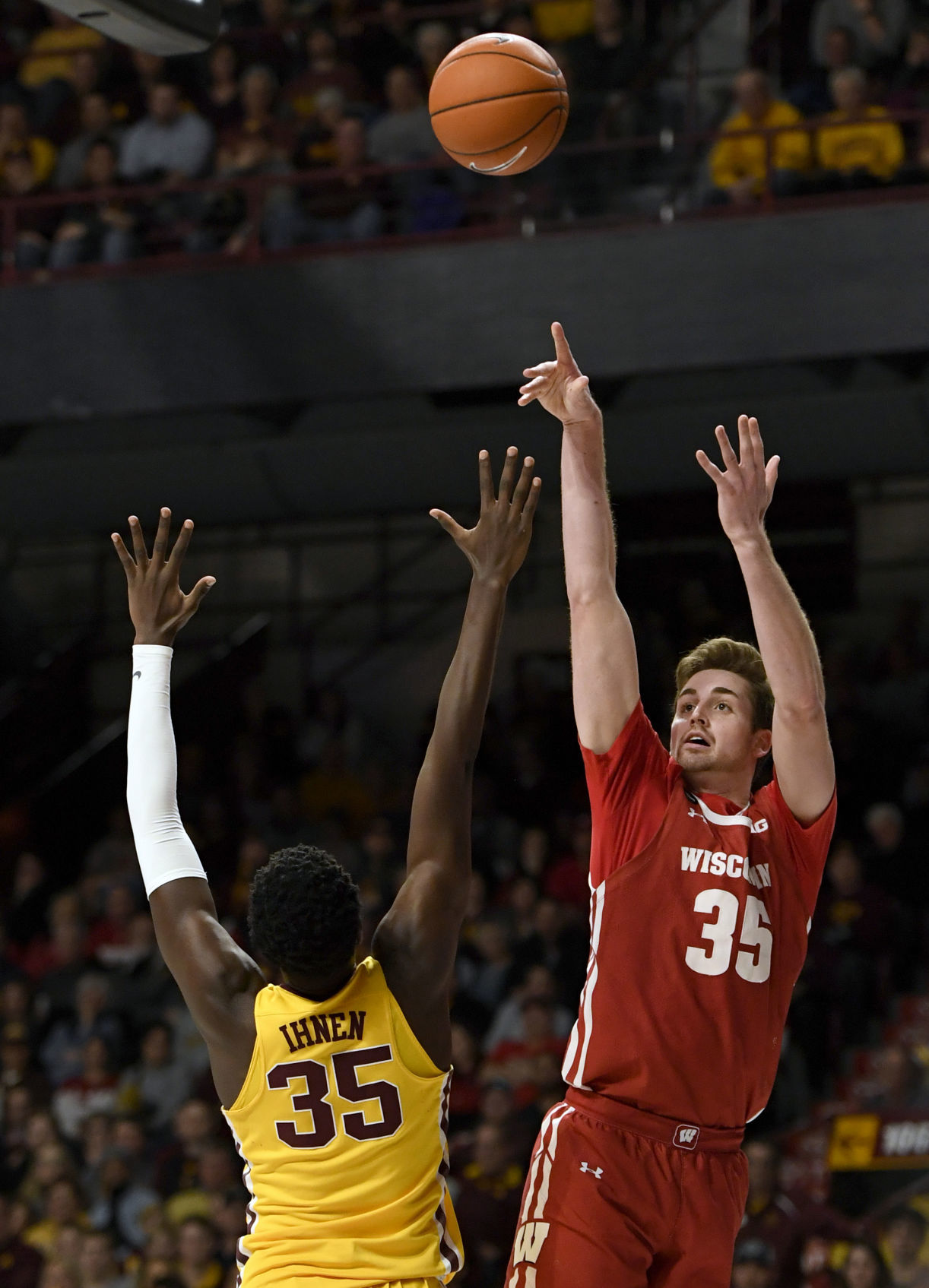 Golden Gophers 70, Badgers 52